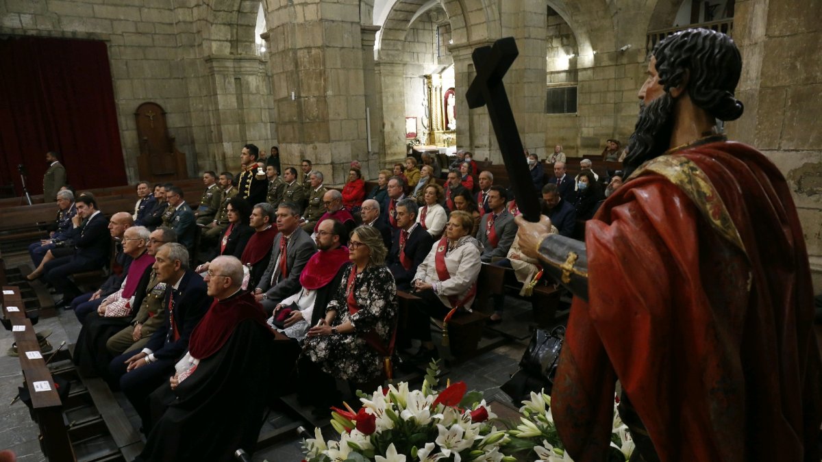 Misa celebrada en la iglesia de San Marcelo. FERNANDO OTERO