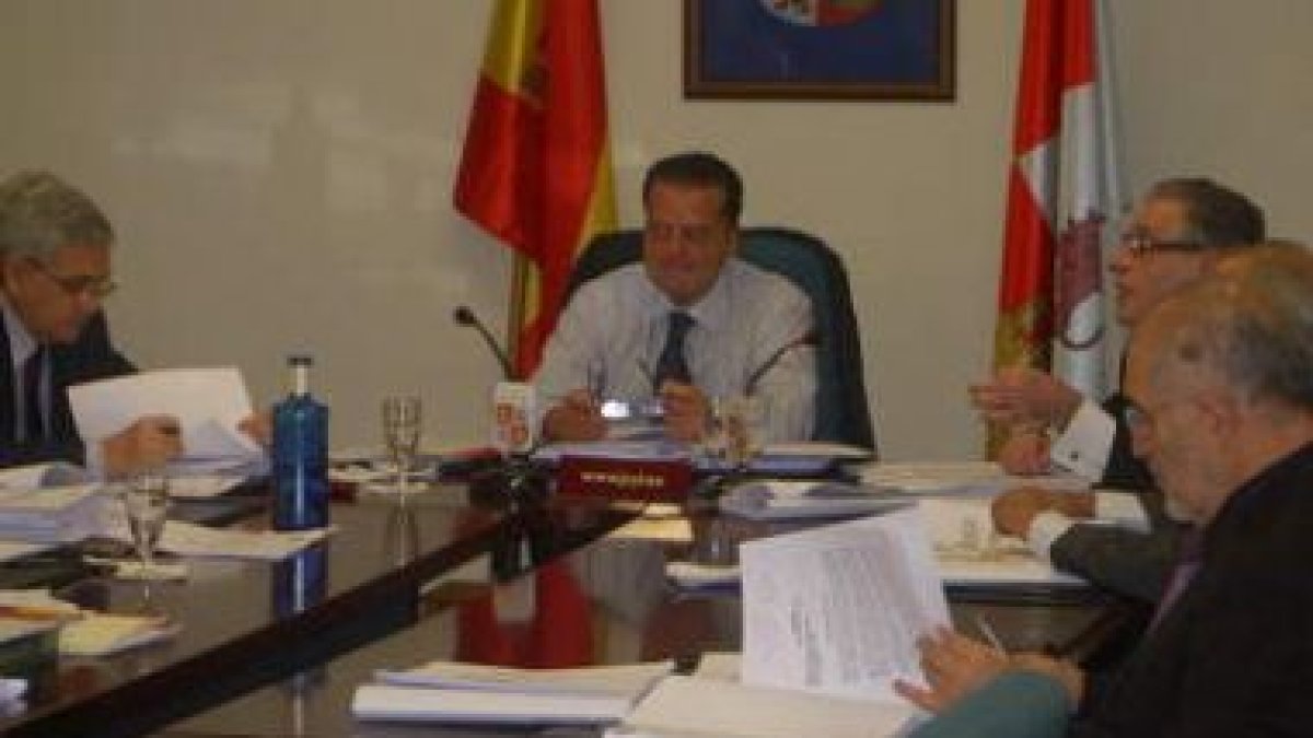 Mario Amilivia, presidiendo la sesión del Consejo Consultivo del jueves.