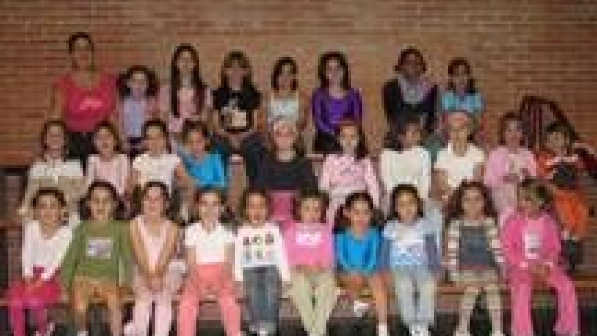Una de las actividades con más participantes es la gimnasia rítmica