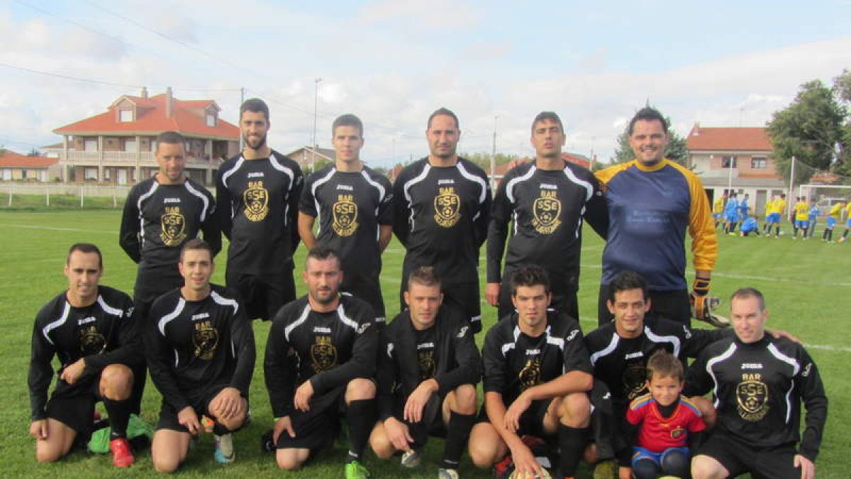 Formación del equipo del Villarroañe que milita en la Primera División de la Liga de la Amistad.