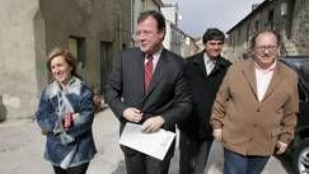 Fátima López Placer, Silván y Eduardo Fernández en una imagen mucho más cordial en febrero del 2005