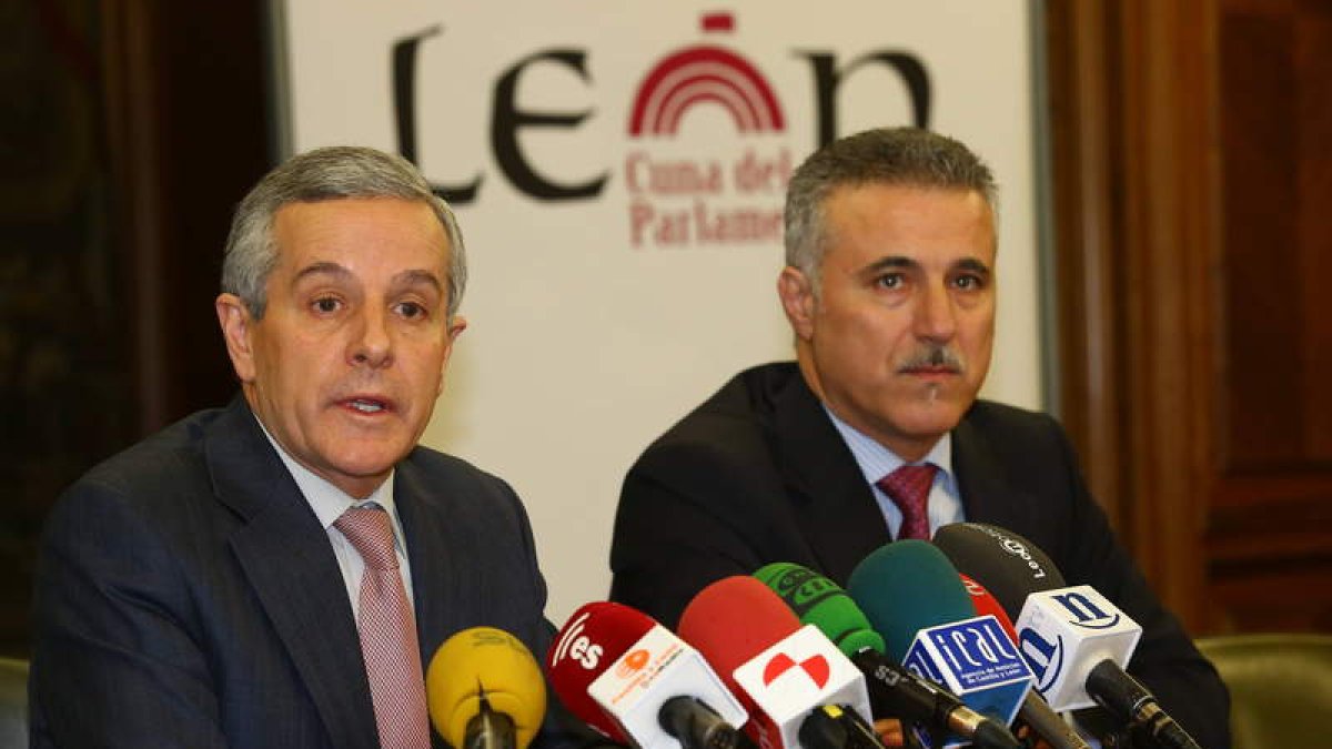 Emilio Gutiérrez y Mario Cereijo, en un momento de la rueda de prensa ofrecida ayer.