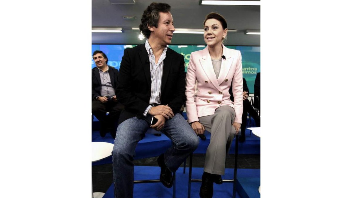 María Dolores de Cospedal con Carlos Floriano ayer, en el acto del PP.