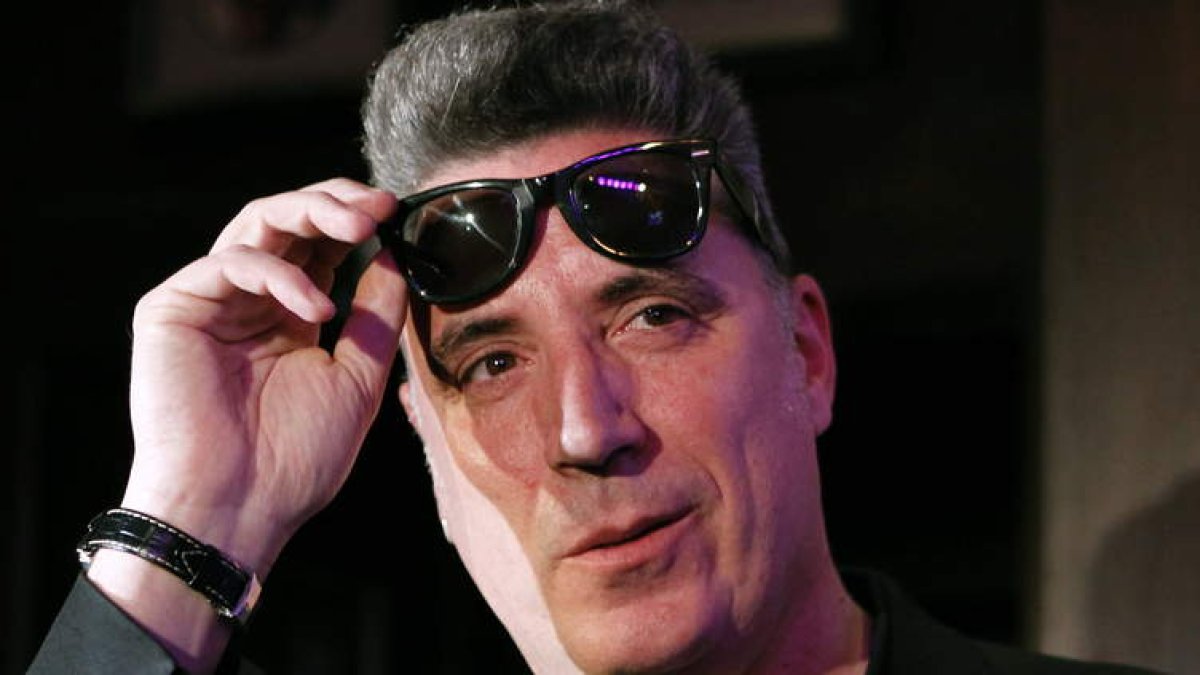 El cantante catalán Loquillo cantará en León el 19 de enero, tras dos intentos fallidos de actuar aquí en el 2009 y 2010.