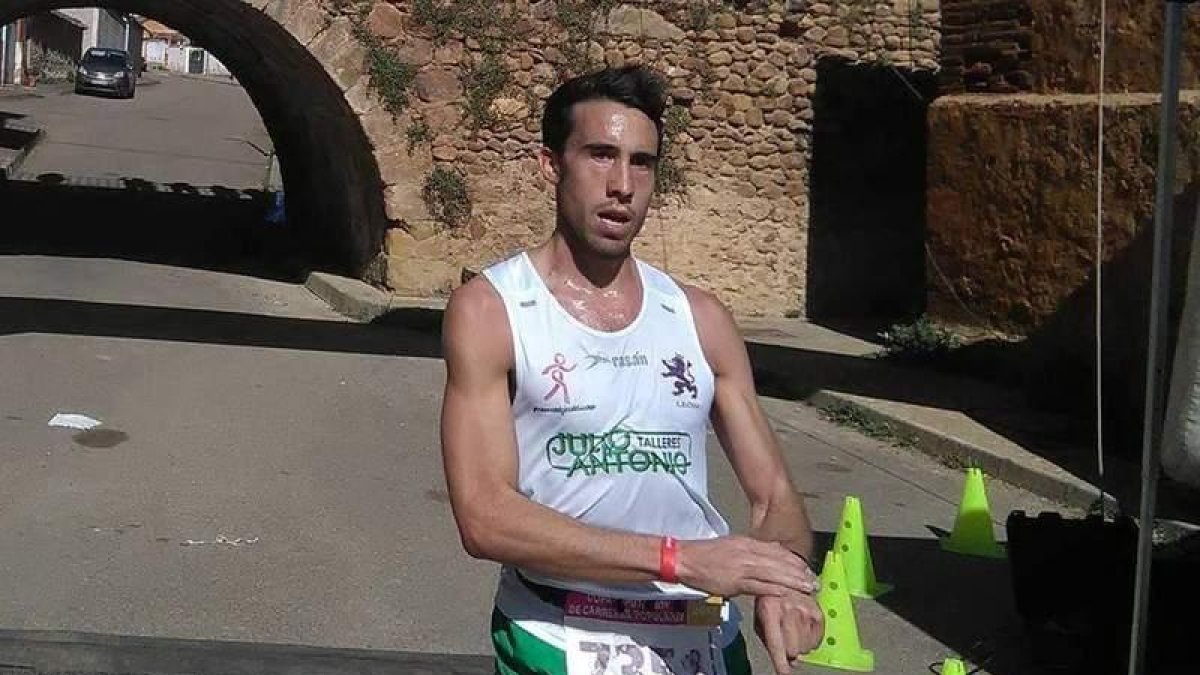 Jesús se llevó el triunfo en categoría masculina. En la femenina y dentro de veteranas A el podio fue para Yolanda, Mónica y Susana. INTERVAL
