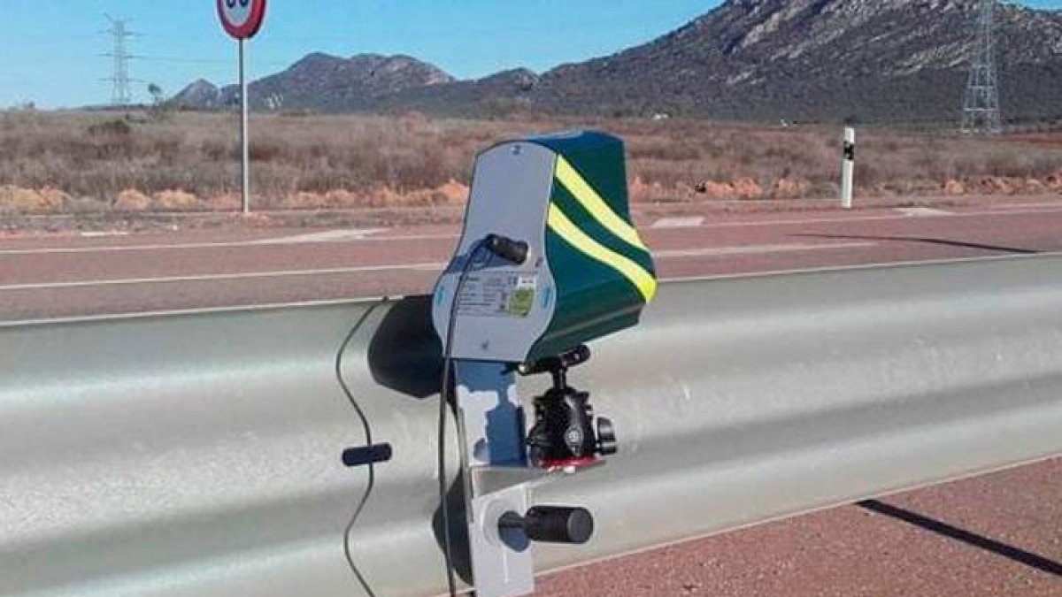 Imagen de archivo de un radar que controla la velocidad de los vehículos. DL