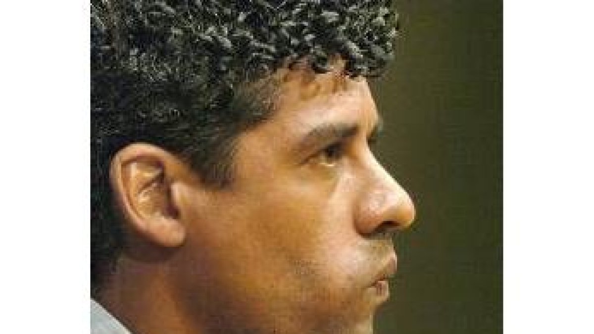 A Rijkaard no le preocupa que las gradas blancas presionen al Barça
