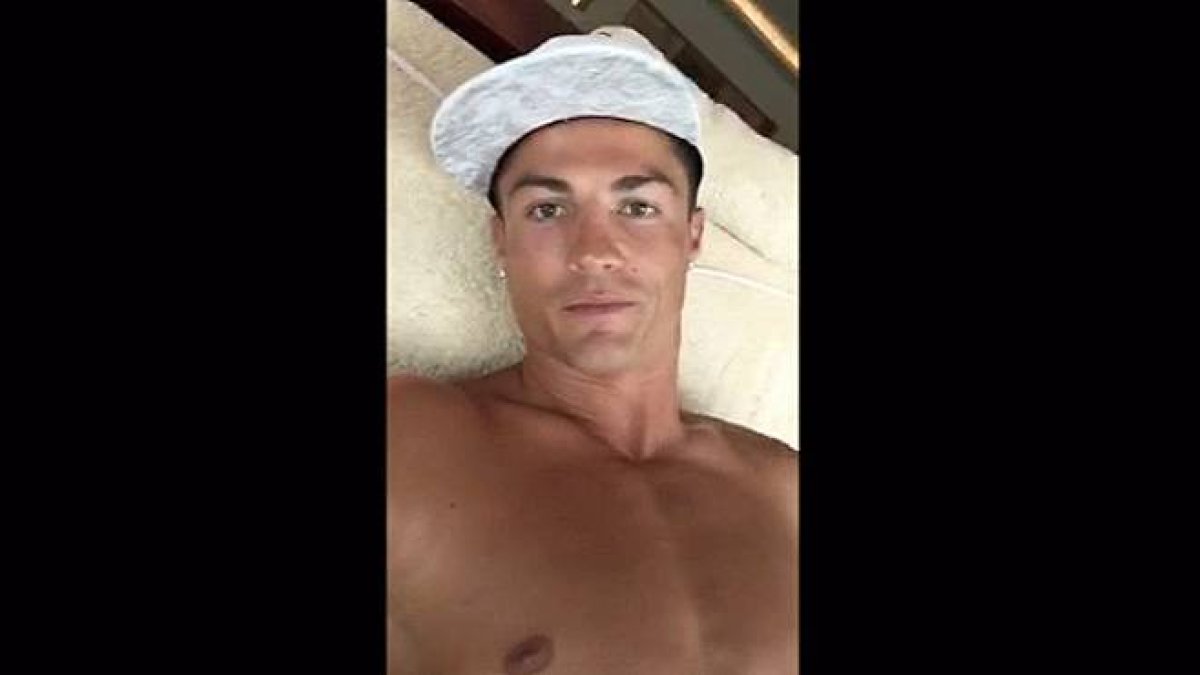 Una imagen del vídeo que Cristiano Ronaldo ha colgado en Twitter para sus fans.