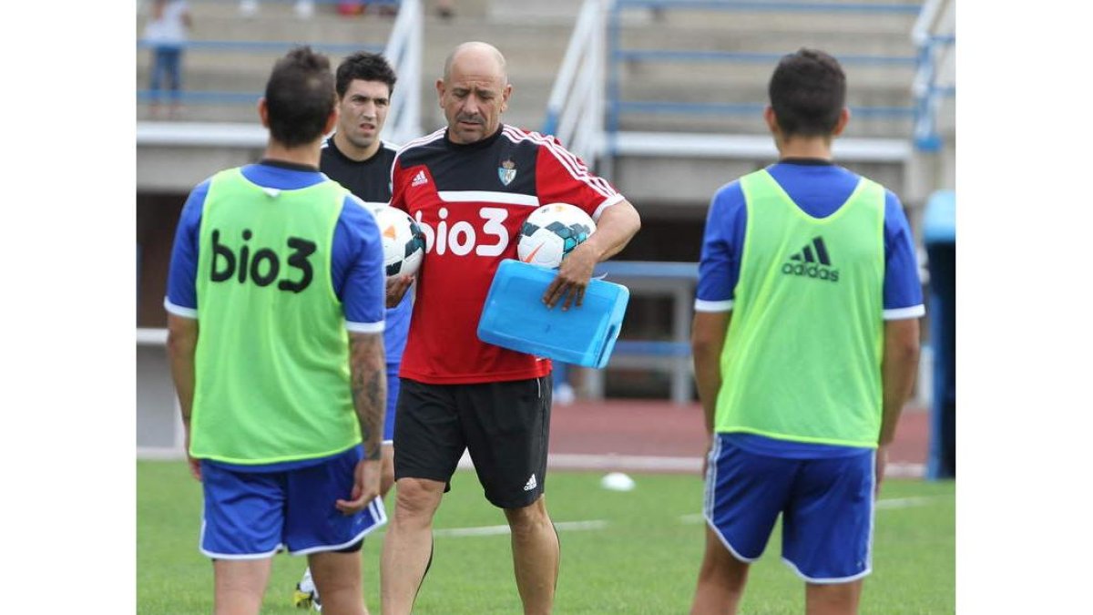 Claudio no podrá contar con Diego García ni con Rueda para el choque de mañana.