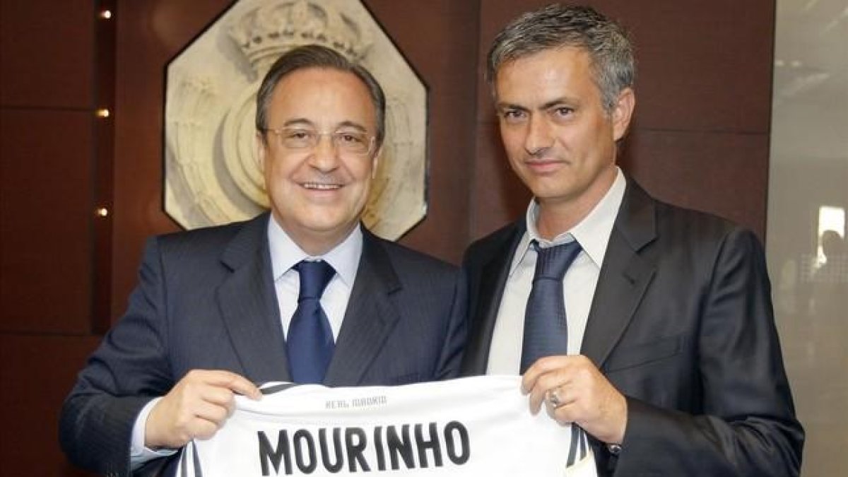 Florentino Pérez y Jose Mourinho, en una imagen del 31 de mayo del 2010, el día en qué firmó como entrenador.