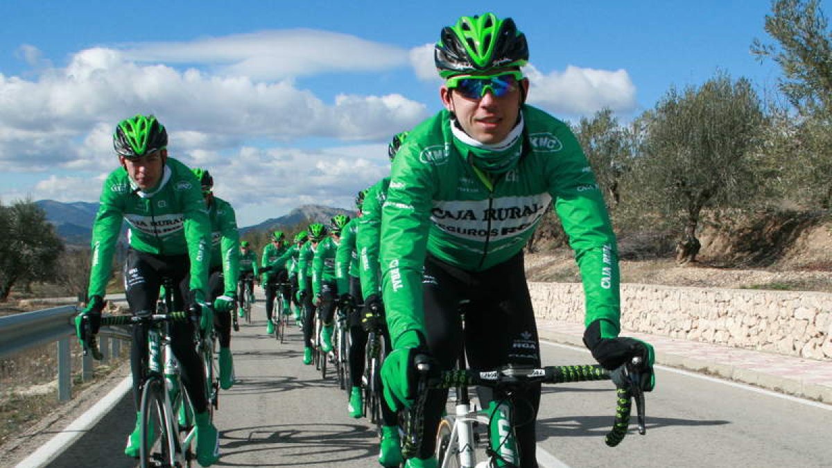 Miguel Ángel Benito apuesta por un 2017 con buenos resultados y la Vuelta como objetivo. CRT