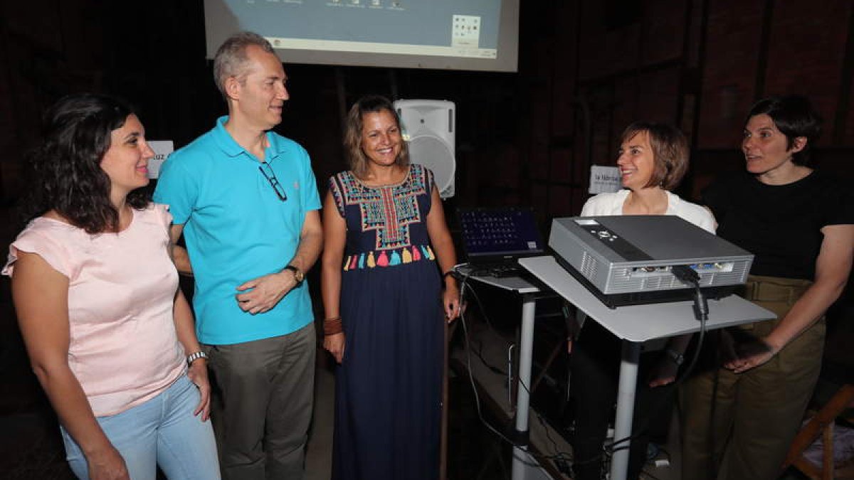 Responsables del museo y de la empresa organizadora. L. DE LA MATA