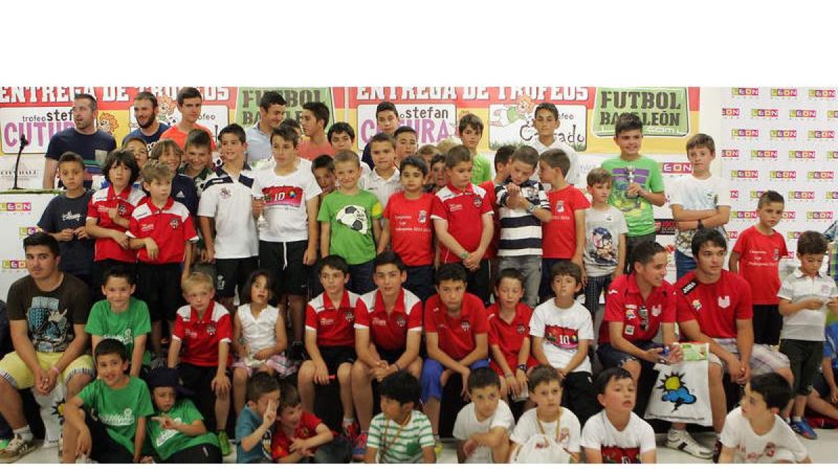 Fútbol Base León entregó ayer los premios a los goleadores y a los mejores porteros.