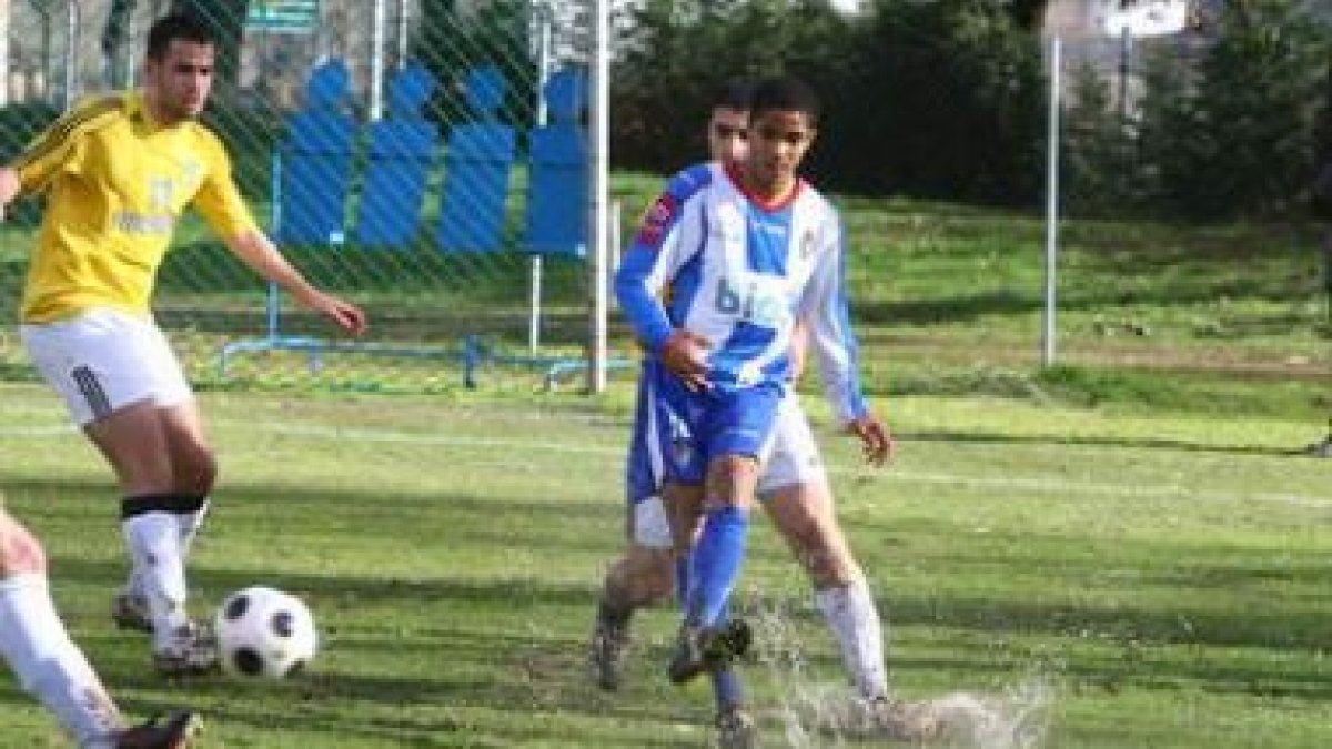 Un momento del partido disputado ayer.