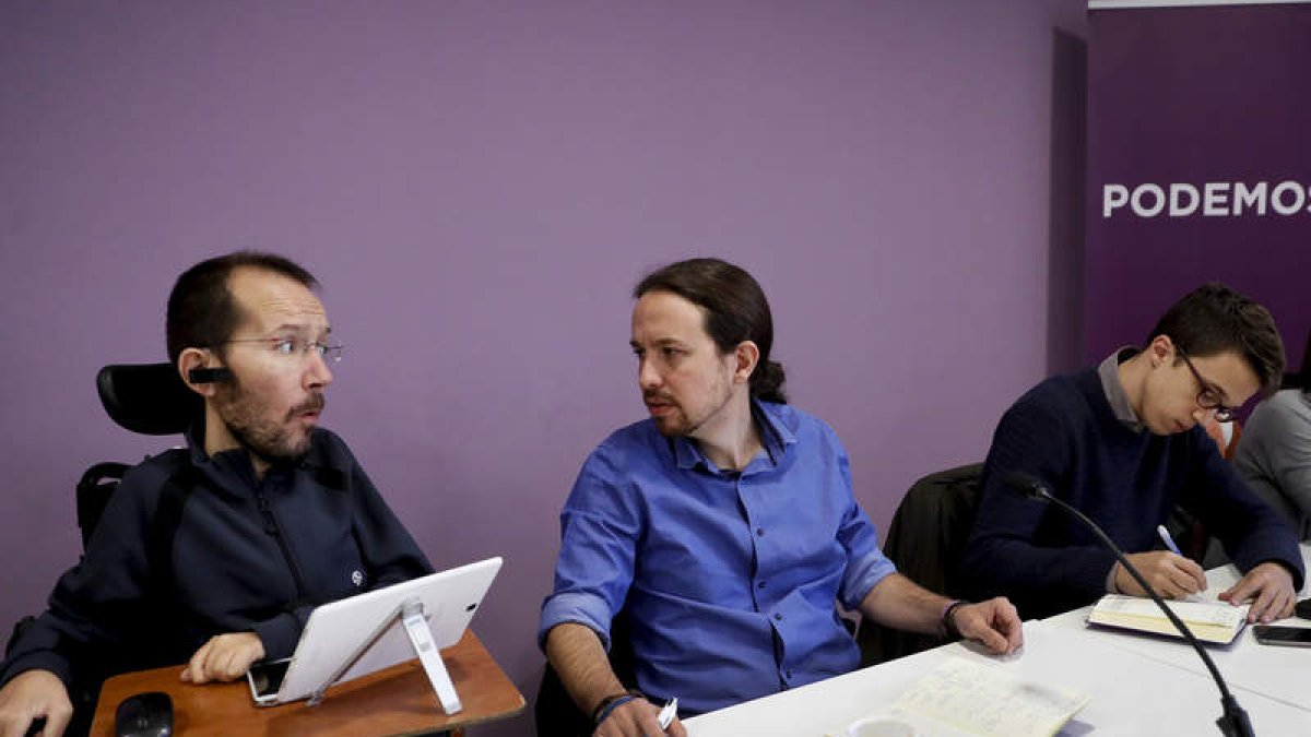Pablo Echenique, Pablo Iglesias e Íñigo Errejón, al inicio del Consejo Ciudadano. JUAN CARLOS HIDALGO