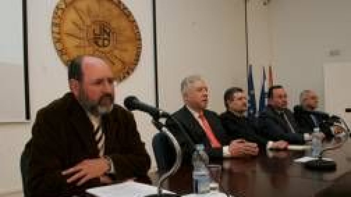 Balboa, Rodríguez, Isidoro de Llano, Saavedra y Haim, de izquierda a derecha, en un momento del acto