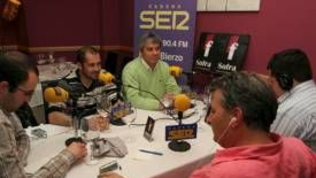 Fran y el míster vivieron el sorteo en el Restaurante Sofra, en la Ser