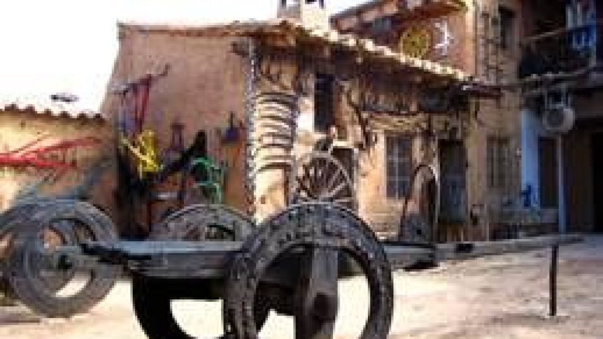 El patio del museo de Alija del Infantado, cuyos fondos proceden de una colección privada