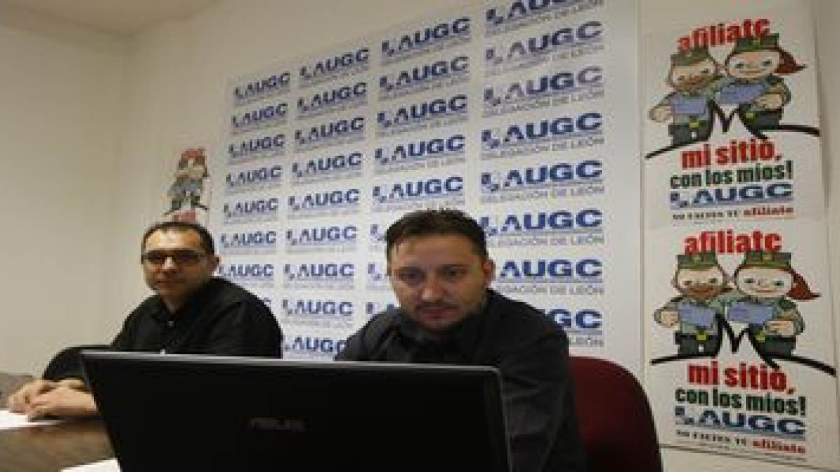 Duarte, en primer término, en una rueda de prensa.