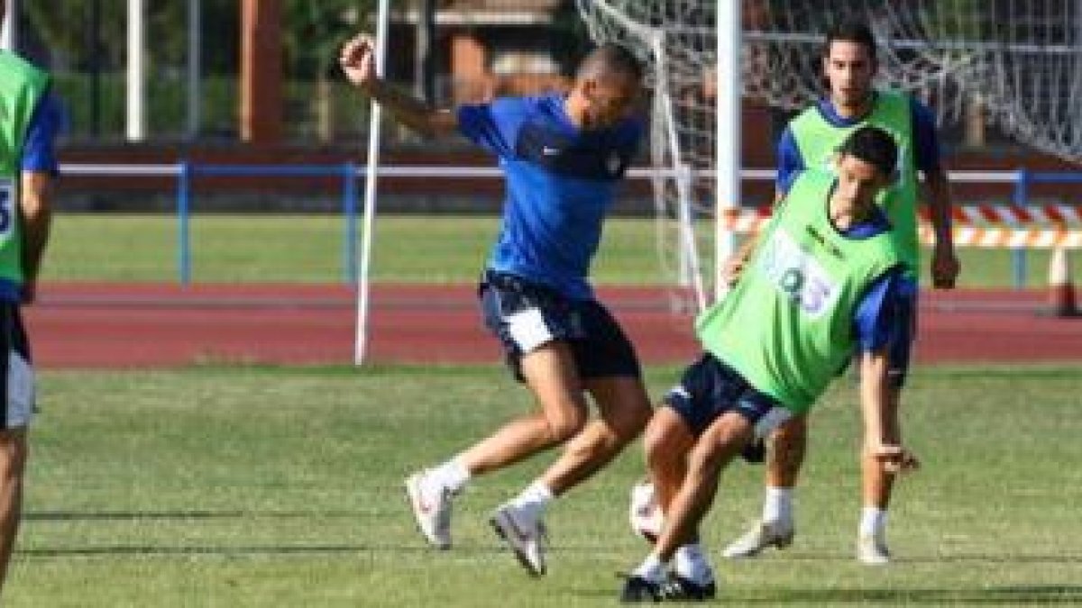 El brasileño Yuri durante la sesión de entrenamiento de ayer.