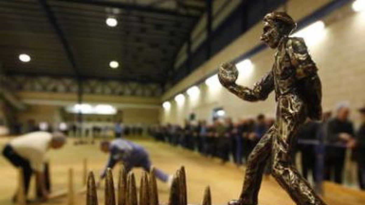 Los clubes de bolos se llegaron a disputar en León el trofeo del Diario de León.