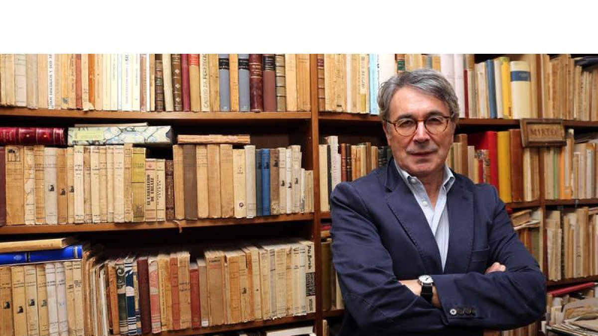 El escritor leonés Andrés Trapiello. RAQUEL P. VIECO
