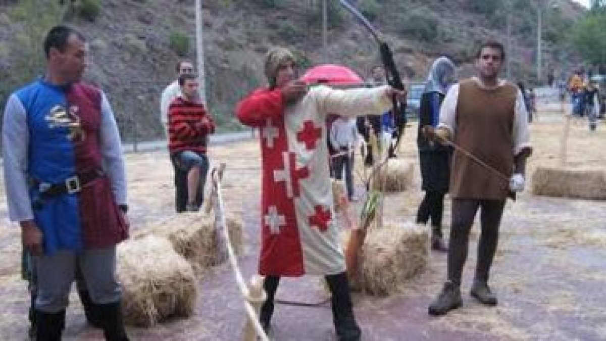 La imagen muestra la gran paella que se preparó.