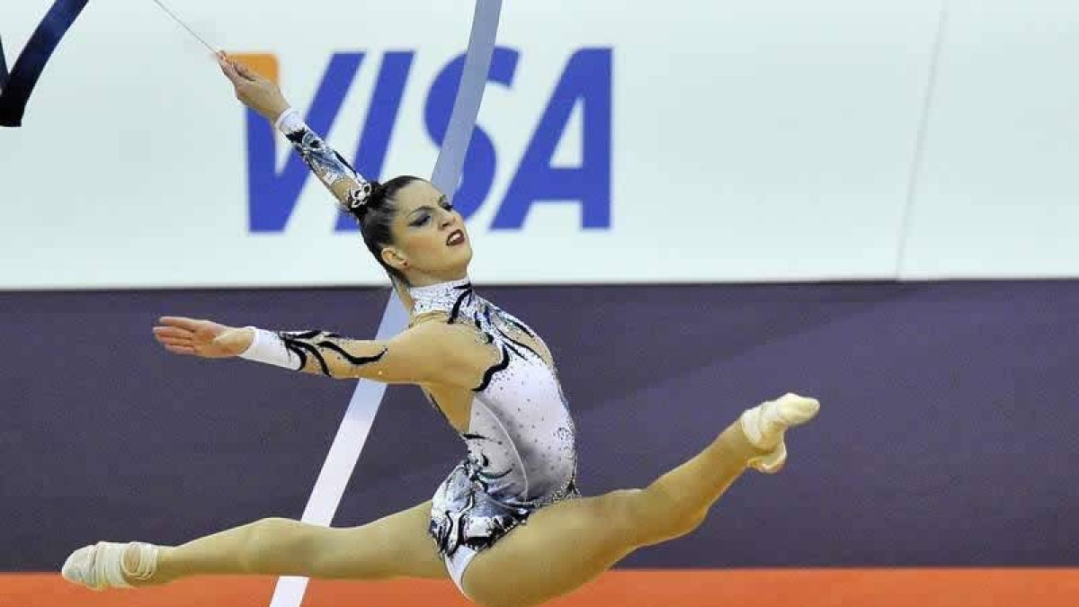 CaroCarolina cuajó una rotación notable en cinta. La leonesa dejó patente en el O2 de Londres que es una de las grandes de la gimnasia. RAINlina cuajó una rotación notable en cinta. La leonesa dejó patente en el O2 de Londres que es una de las grandes de
