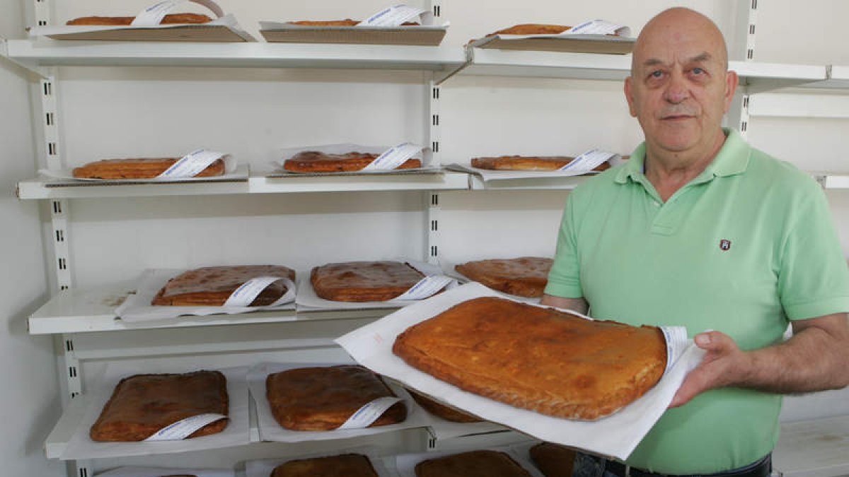 En el horno de esta empresa leonesa hacen empanadas de hasta once tipos diferentes.