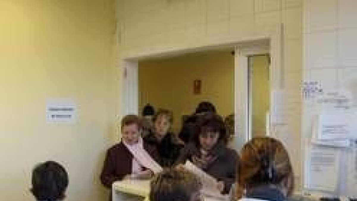 El consultorio médico de Trobajo del Camino ya cuenta con el programa clínico informatizado