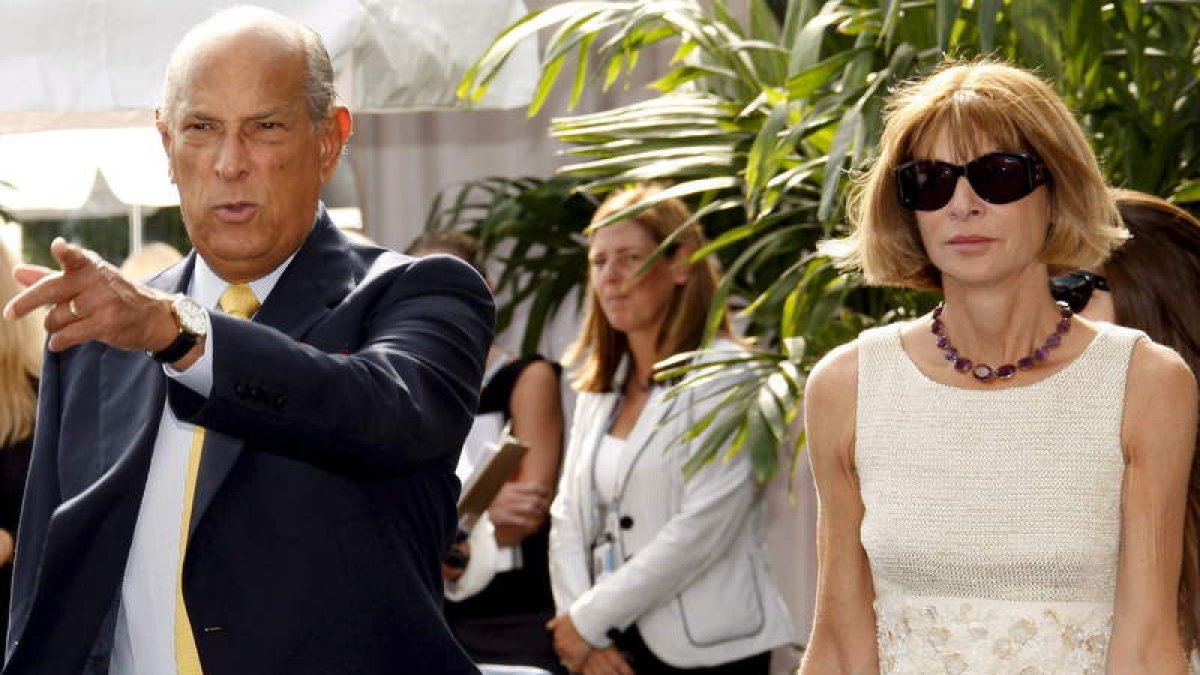 Oscar de la Renta y de la directora de la edición estadounidense de la revista ‘Vogue’.