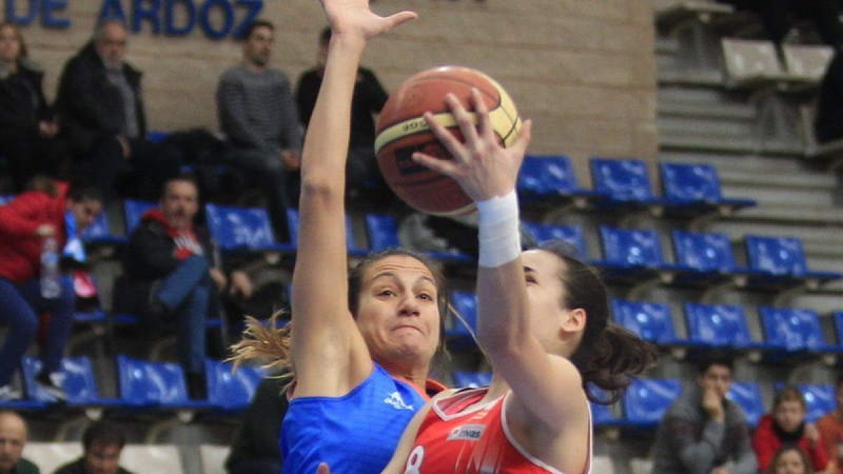 Paola Ferrari y Ángela Salvadores, derecha, en la semifinal.