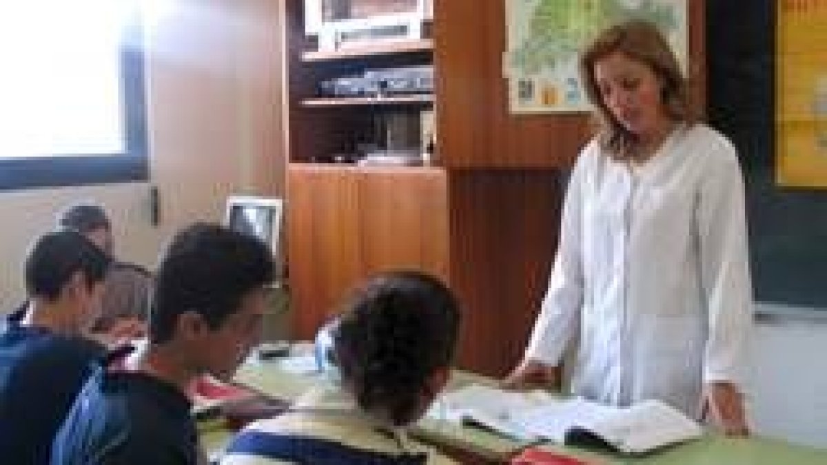 Camino Algorri durante el transcurso de una de sus clases de alemán en el instituto Juan del Enzina
