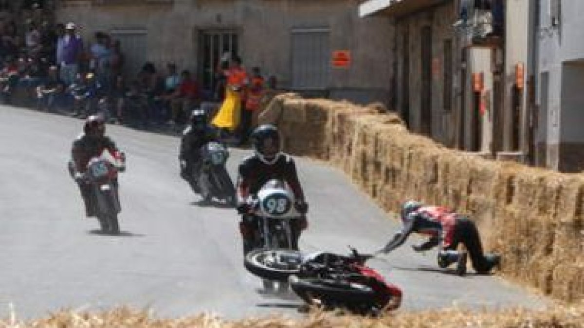 Cualquier espacio fue bueno para que los miles de aficionados disfrutaran de la carrera.