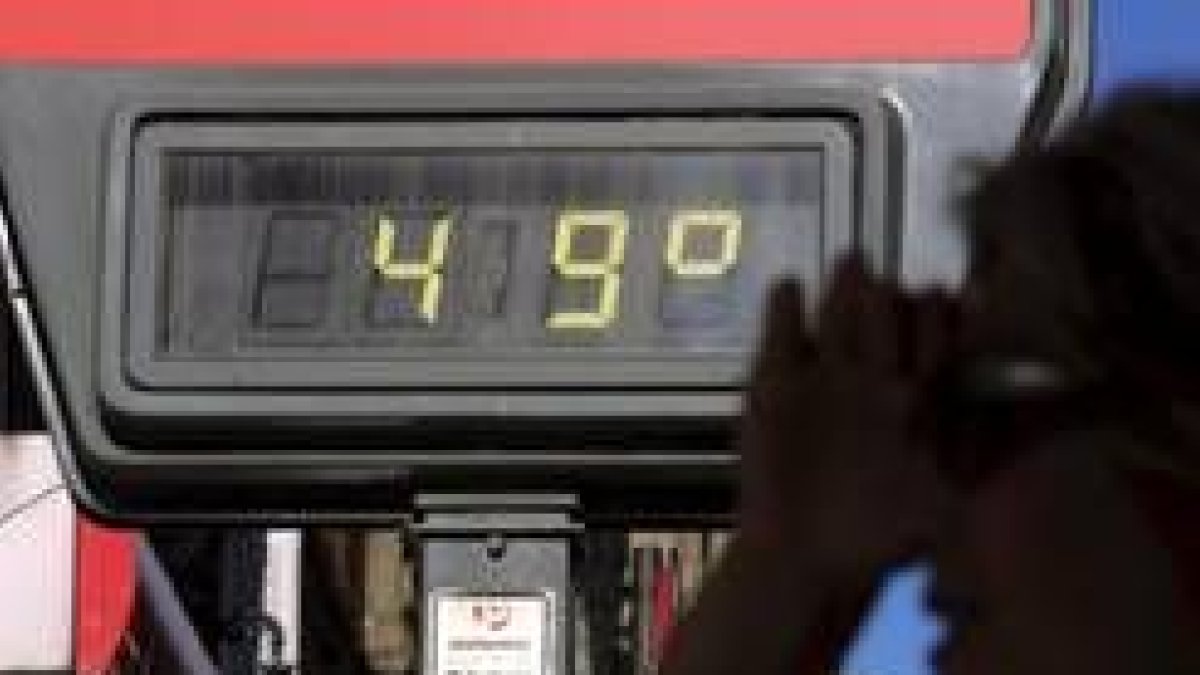 Los termómetros marcaron temperaturas insólitas este verano. En la imagen, una calle de Orense