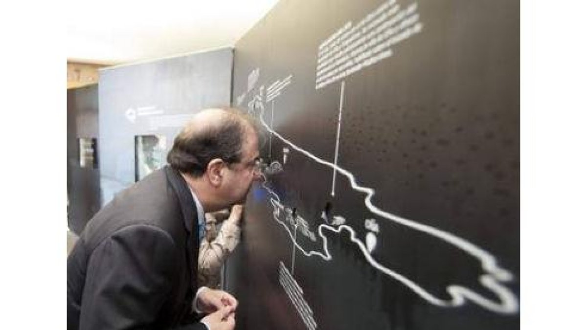 Herrera inaugura la Casa del Parque de Montes Obarenes.