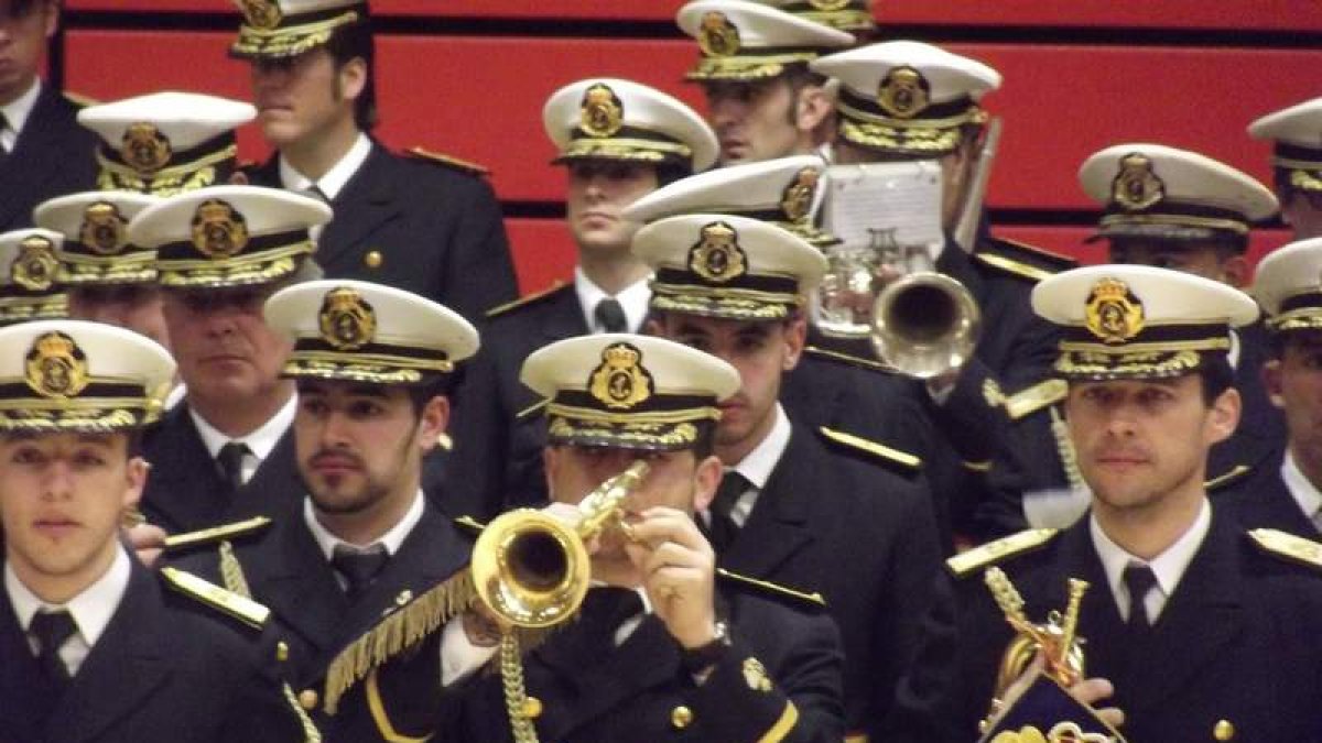 La banda de las Tres Caídas de Triana.