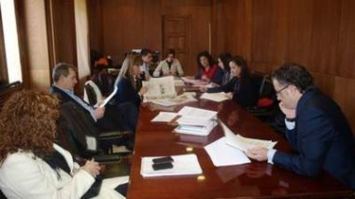 La promoción de la igualdad de oportunidades reunió a los concejales del equipo de gobierno.