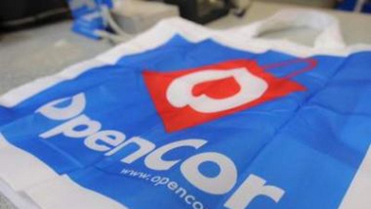 Opencor distribuye ya bolsas ecológicas en sus centros comerciales.