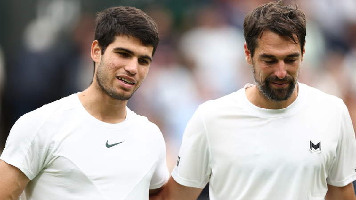 Carlos Alcaraz venció 6-0, 6-2 y 7-5 a Chardy. ADAM VAUGHAN