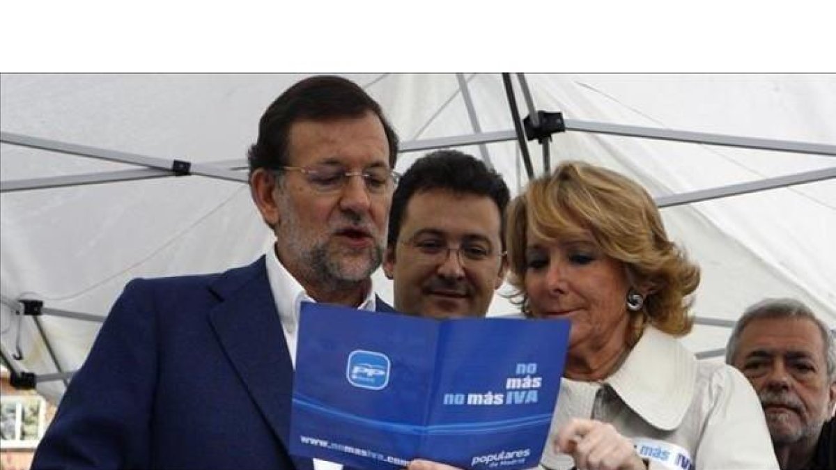 Rajoy y Aguirre, en el 2010, en un mitin contra el IVA cultural que después el PP acabó subiendo.