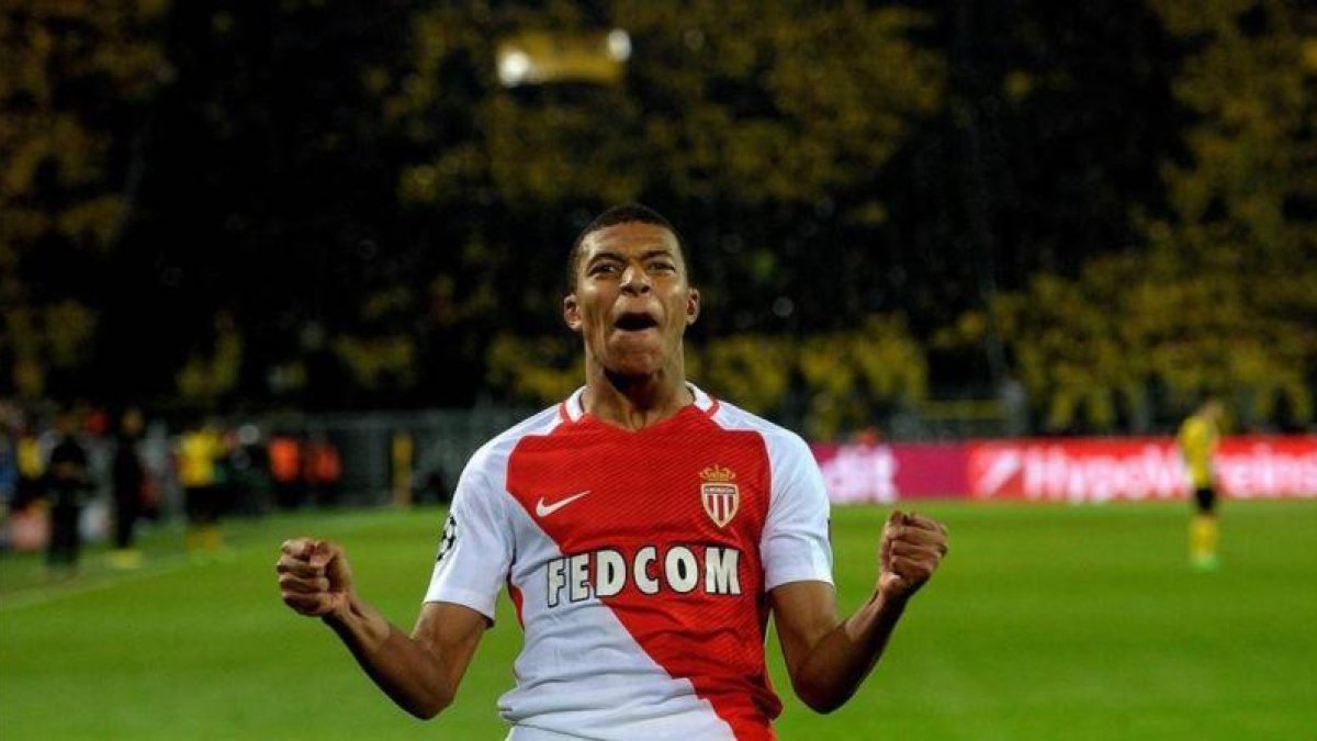 Mbappé celebra el segundo gol de su cuenta particular.