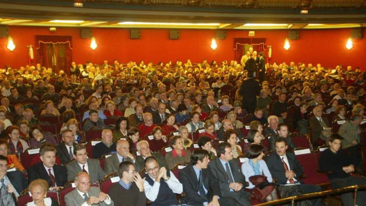 Una de las conferencias anuales celebradas en León, en el Emperador.