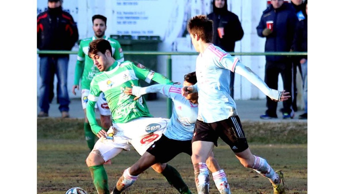 Taranilla, a la izquierda, podría reaparecer el sábado.