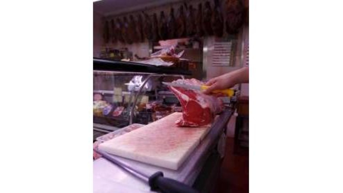 Carne de vacuno en un puesto del mercado del Conde