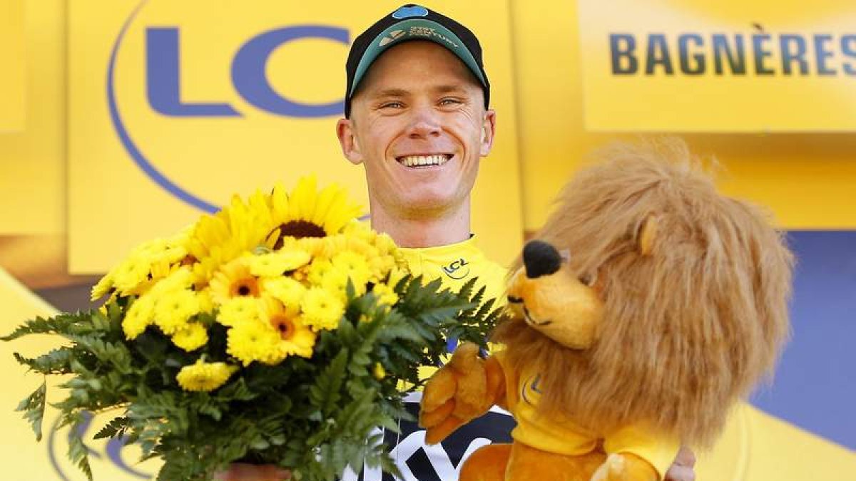 Chris Froome realizó un prodigioso descenso del Peyresourde y se sitúa líder del Tour. YOAN VALAT