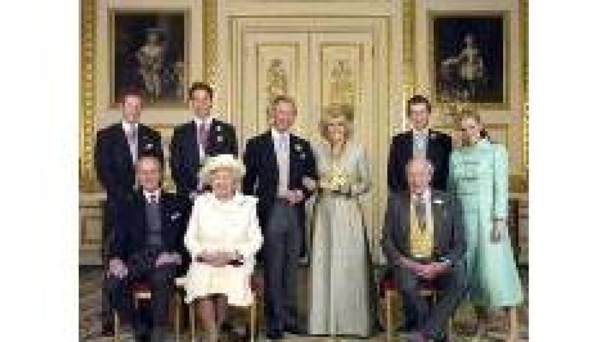 Primera foto oficial de la familia real con Camilla después de 34 años