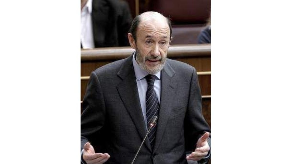 La ausencia de Rubalcaba motivó las críticas del PP.