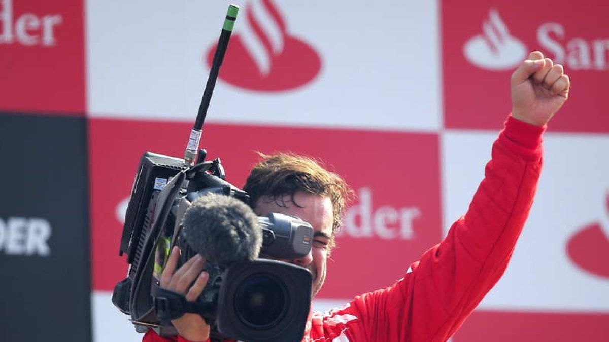 El asturiano ejerció de improvisado cámara tras la carrera.