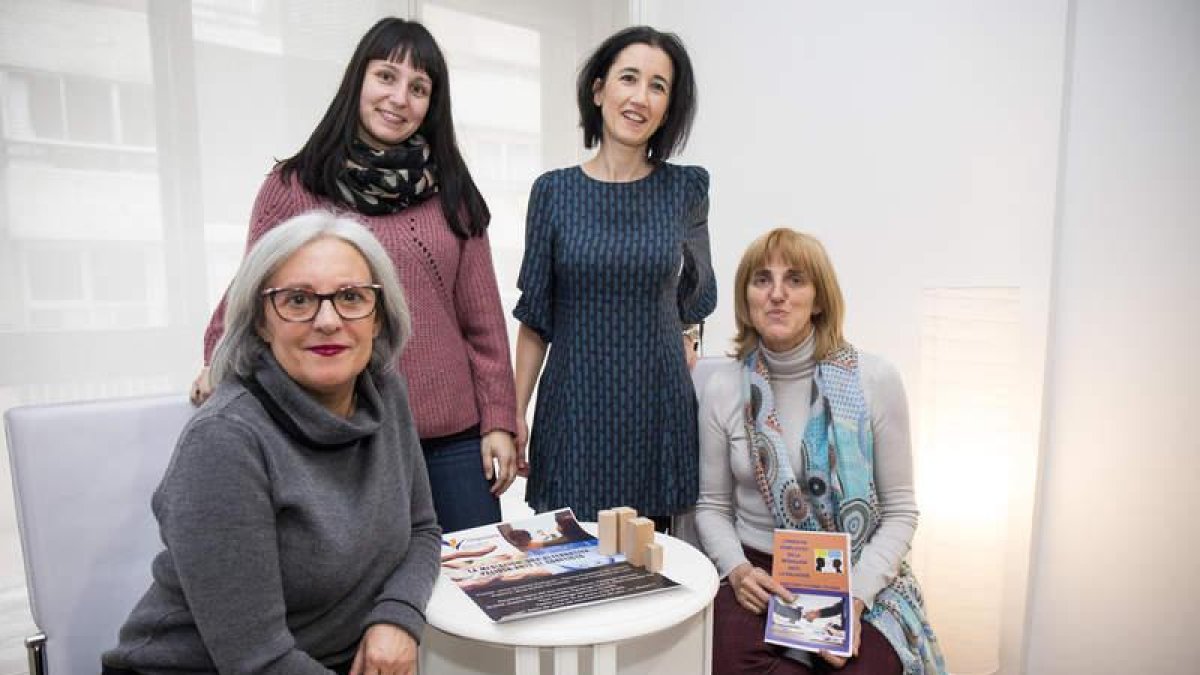 Belén Castañón del Pozo, Susana Álvarez Fernández, Silvia Muñoz Manceñido y Mar Rodríguez Simón. FERNANDO OTERO PERANDONES